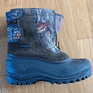 Itasca Kids Camo and Black Boots